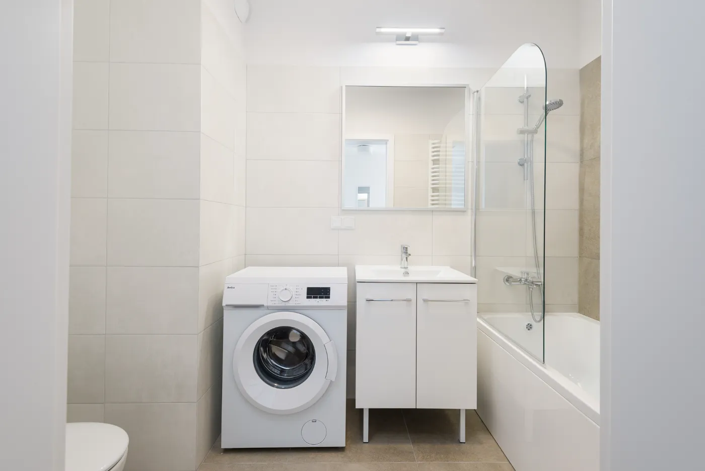 Sypialnia i łazienka przed home stagingiem — wariant 5